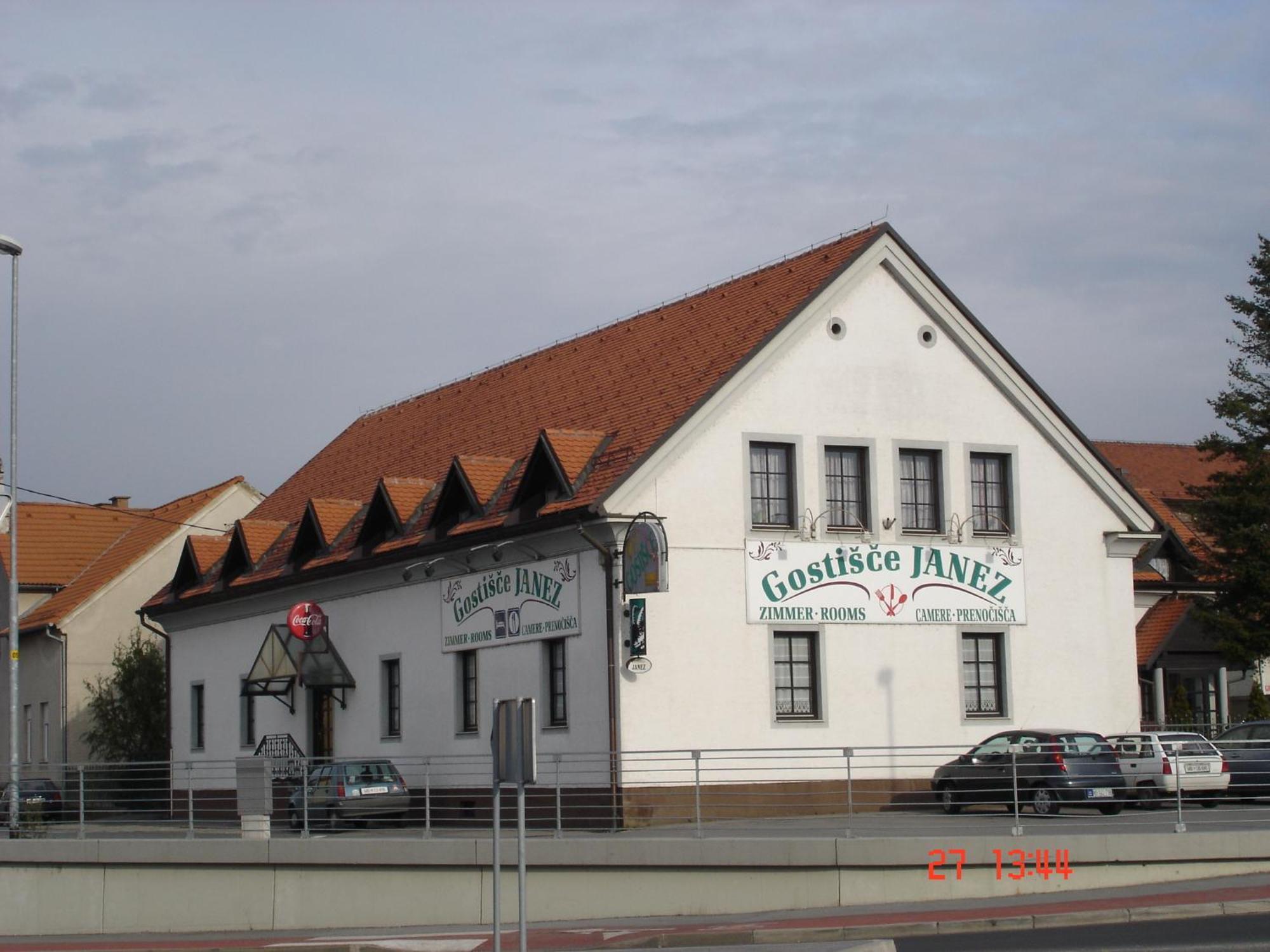 马里博尔 雅奈兹旅馆酒店 外观 照片